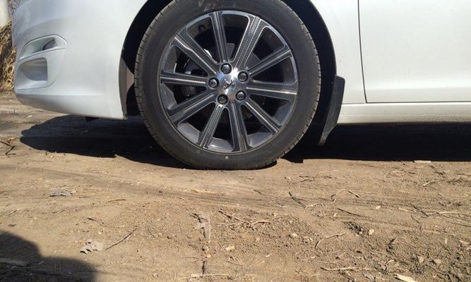 轮胎没扎漏气怎么办？如何快速识别和处理？-第1张图片-好赞用车