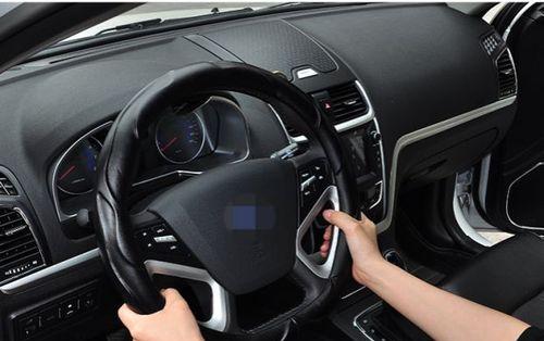 雷诺踩刹车时转向灯亮是什么问题?如何解决?-第1张图片-好赞用车 雷诺踩刹车时转向灯亮是什么问题?如何解决?-第1张图片-好赞用车