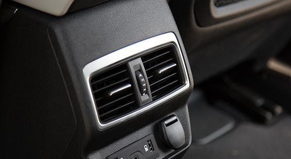 雷诺踩刹车时转向灯亮是什么问题?如何解决?-第3张图片-好赞用车 雷诺踩刹车时转向灯亮是什么问题?如何解决?-第3张图片-好赞用车