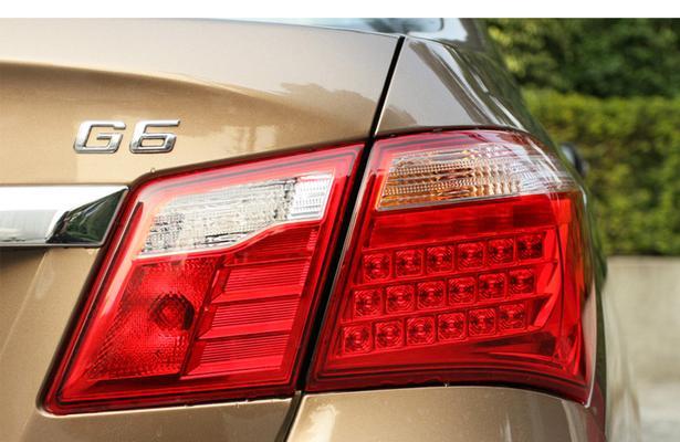 掌握比亚迪新车转向灯使用技巧（如何正确打开比亚迪新车的转向灯）-第2张图片-好赞用车