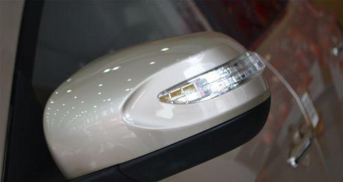 吉利汽车后视镜转向灯怎么安装？安装步骤和注意事项是什么？-第3张图片-好赞用车