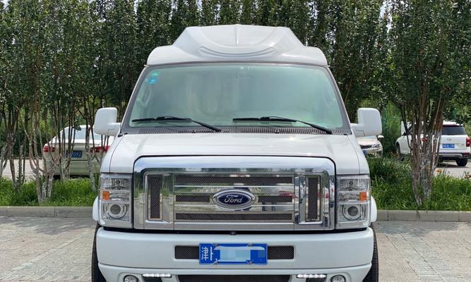 福特e350参数配置是什么？如何查看详细信息？-第1张图片-好赞用车