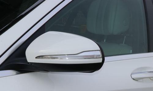 奔驰c260后视镜转向灯更换需要多少钱？更换步骤是什么？-第1张图片-好赞用车