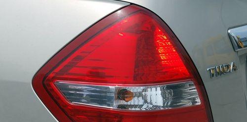 日产轩逸左侧转向灯闪得快怎么回事？如何解决？-第3张图片-好赞用车