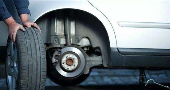 叉车轮胎气压对于安全和效率的影响（揭秘3吨叉车轮胎气压的正确选择与调整）-第2张图片-好赞用车