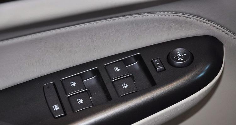 凯迪拉克srx转向灯无声怎么办?如何检查和修复?-第1张图片-好赞用车 凯迪拉克srx转向灯无声怎么办?如何检查和修复?-第1张图片-好赞用车