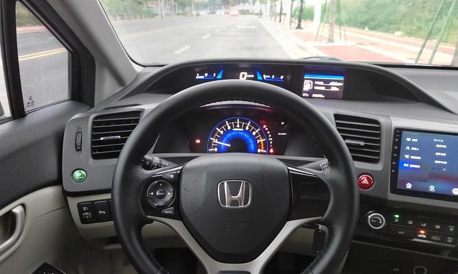 本田思域的转向灯保险丝更换方法（轻松解决转向灯不亮的问题）-第1张图片-好赞用车