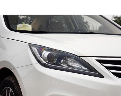 长安逸动刹车灯泡的更换方法（轻松学会长安逸动刹车灯泡的更换技巧）-第1张图片-好赞用车