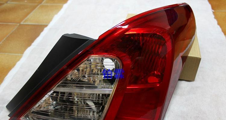 日产阳光刹车灯亮度差异较大的一侧（揭秘日产阳光刹车灯亮度的原因与解决方法）-第2张图片-好赞用车