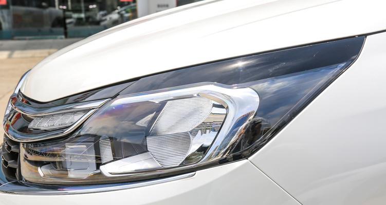 揭秘雪铁龙C4L转向灯闪光器的设计与功能（解析C4L车型转向灯闪光器的位置与作用）-第1张图片-好赞用车