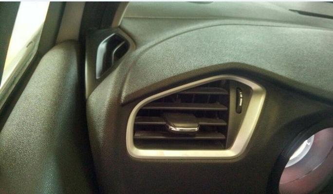 揭秘雪铁龙C4L转向灯闪光器的设计与功能（解析C4L车型转向灯闪光器的位置与作用）-第2张图片-好赞用车