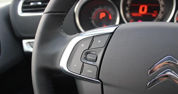 揭秘雪铁龙C4L转向灯闪光器的设计与功能（解析C4L车型转向灯闪光器的位置与作用）-第3张图片-好赞用车