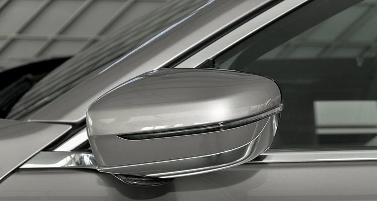 宝马7系前转向灯更换需要多少钱？更换流程是怎样的？-第3张图片-好赞用车