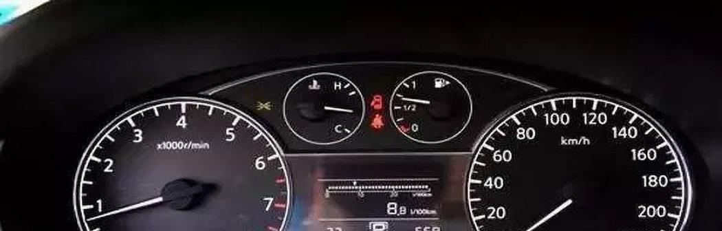 奥迪右前转向灯亮打不着火（解析奥迪汽车转向灯故障及维修方法）-第1张图片-好赞用车