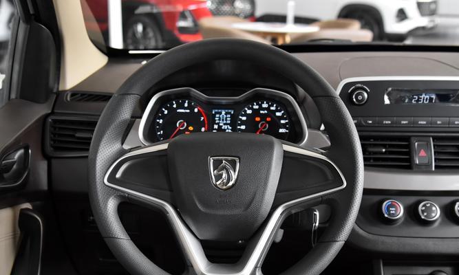 宝骏310右转向灯一直闪问题解决方法（排除宝骏310右转向灯持续闪烁的可能原因和解决方案）-第3张图片-好赞用车