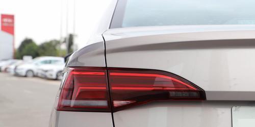 大众宝来手动挡转向灯怎么换？更换步骤和注意事项是什么？-第1张图片-好赞用车