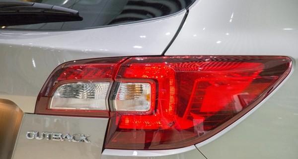 斯巴鲁转向灯无故闪烁？如何快速解决？-第1张图片-好赞用车