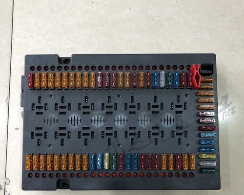 吉利金刚二代保险丝与转向灯的关系是什么？-第1张图片-好赞用车