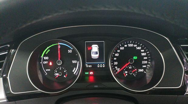 迈腾2024款尊贵版转向灯的关闭方法解析（掌握大众迈腾2024款尊贵版转向灯关闭的技巧）-第3张图片-好赞用车