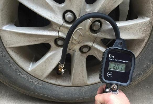 跑高速轮胎气压多少合适？如何检查和调整？-第3张图片-好赞用车