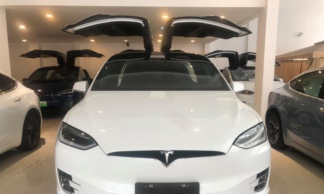 特斯拉刹车灯新老款对比教程全集？如何区分不同型号的刹车灯？-第2张图片-好赞用车