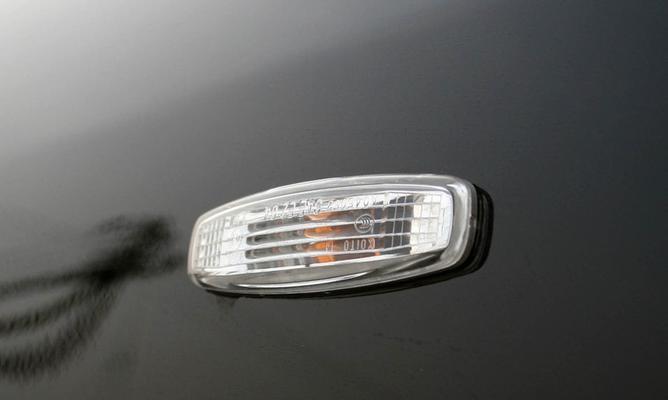 英菲尼迪转向灯闪得快的原因揭秘（探究英菲尼迪转向灯频繁闪动的原因及解决方法）-第1张图片-好赞用车