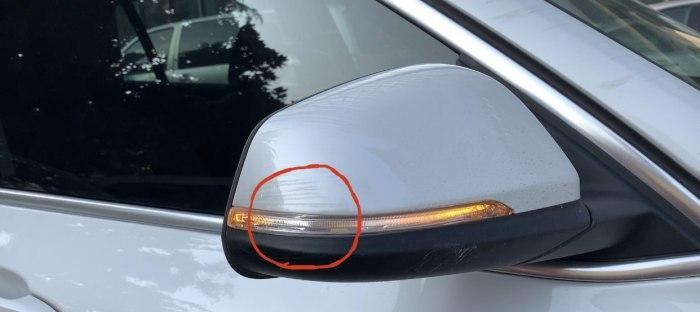 宝马320前大灯转向灯更换难吗？详细步骤教学！-第1张图片-好赞用车