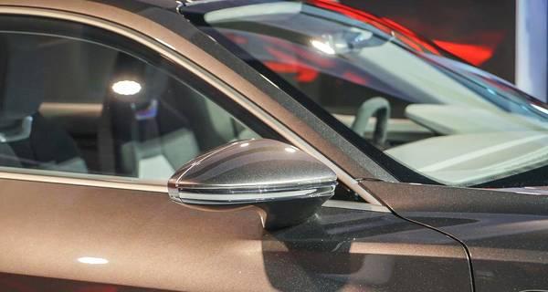 特斯拉转弯的正确打转向灯方法(学会使用特斯拉转向灯)-第1张图片-好赞用车 特斯拉转弯的正确打转向灯方法(学会使用特斯拉转向灯)-第1张图片-好赞用车