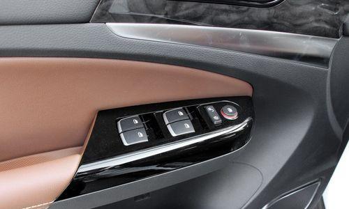 比亚迪S7前转向灯平角设计的优势与特点（优雅简约的设计）-第3张图片-好赞用车