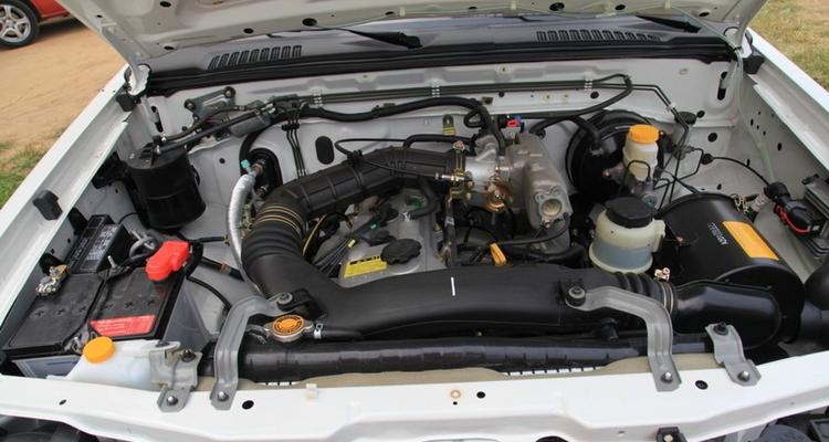 郑州日产皮卡刹车灯保险在哪里？如何更换？-第3张图片-好赞用车