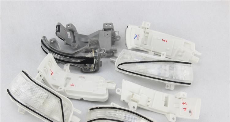 本田锋范前转向灯更换全攻略（解密本田锋范前转向灯更换步骤）-第2张图片-好赞用车