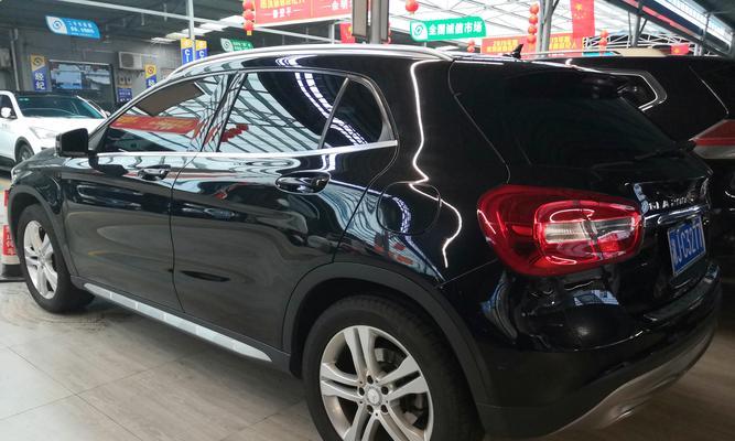 2024奔驰gla200夜间转向灯的优势与应用（让你夜间行驶更安全的奔驰gla200转向灯）-第2张图片-好赞用车