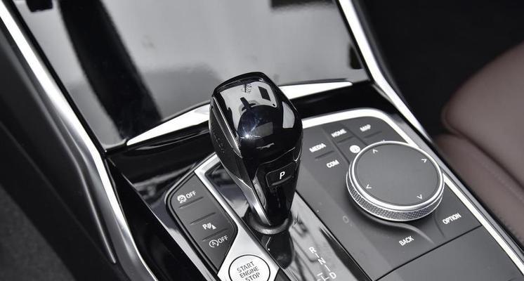 宝马3系转向灯声音正常的原因及解析（探究宝马3系转向灯发出的声音是否合理以及背后的原理）-第1张图片-好赞用车