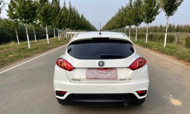 长安逸动后车玻璃高位刹车灯不亮的原因及解决方法（探究长安逸动后车玻璃高位刹车灯不亮的问题）-第3张图片-好赞用车