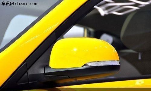 现代瑞纳雨刷器打开转向灯亮的原因及解决方法（探究现代瑞纳雨刷器与转向灯联动的问题）-第1张图片-好赞用车