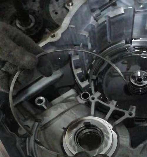 雪佛兰科鲁兹变速箱油加几升（了解变速箱油添加量的重要性）-第3张图片-好赞用车