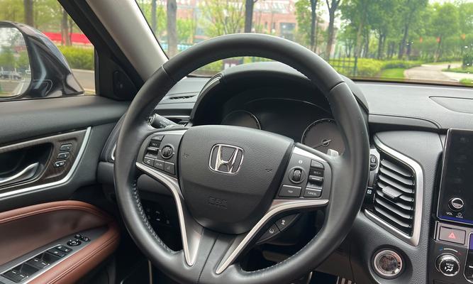 拆解本田冠道370转向灯的步骤与注意事项（学会正确拆卸转向灯）-第1张图片-好赞用车