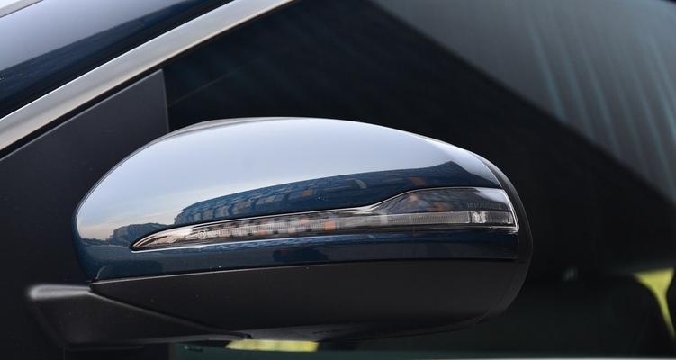 奔驰B200后转向灯安装指南(详细步骤和注意事项)-第1张图片-好赞用车 奔驰B200后转向灯安装指南(详细步骤和注意事项)-第1张图片-好赞用车