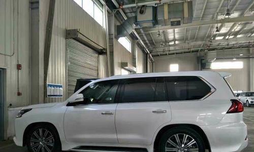 雷克萨斯LX570（探索全新LX570的豪华配置与强悍性能）-第1张图片-好赞用车