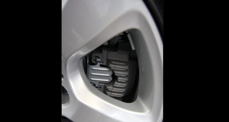 宝马五系转向灯模块安装故障分析与解决（探究宝马五系转向灯模块装好了不管用的原因及解决方法）-第1张图片-好赞用车