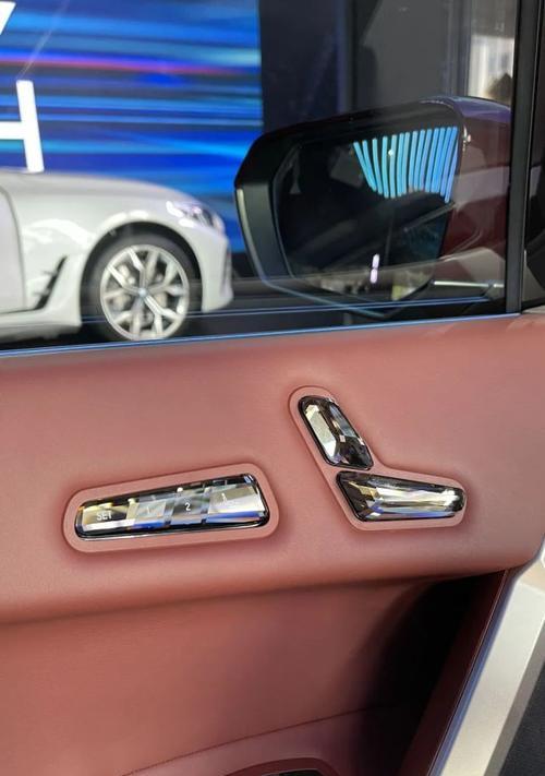 宝马740转向灯快闪是什么原因？如何解决？-第1张图片-好赞用车