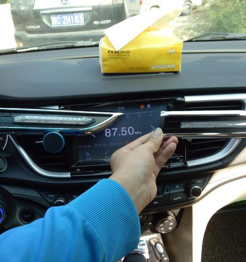 别克车型转向灯位置图标详解（探究别克车型中转向灯位置的图标设计与功能）-第1张图片-好赞用车