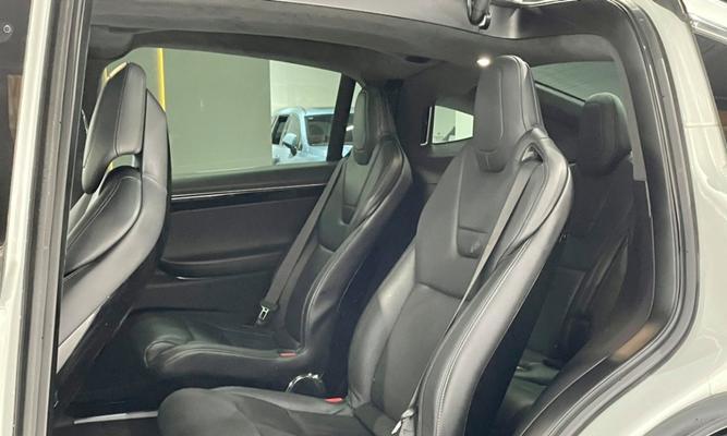 特斯拉车型的档位设计与功能解析（探寻特斯拉车型中创新的档位设计）-第1张图片-好赞用车