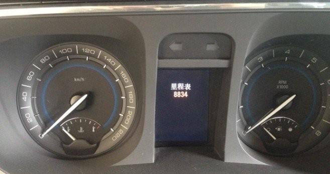 别克陆尊转向灯保险丝位置揭秘（别克陆尊车主必读）-第2张图片-好赞用车