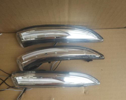 长安CS35倒车镜转向灯安装步骤是什么？-第3张图片-好赞用车