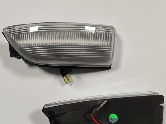 福特后视镜外壳和转向灯更换指南（解决福特后视镜外壳破损和转向灯故障的方法）-第1张图片-好赞用车