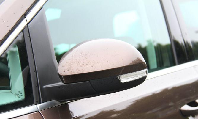 大众夏朗后视镜转向灯更换方法是什么？需要多长时间？-第1张图片-好赞用车