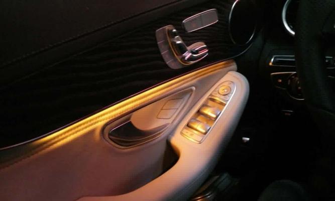 奔驰GLC大灯如何激活转向灯（详解奔驰GLC大灯转向灯的使用方法和注意事项）-第1张图片-好赞用车