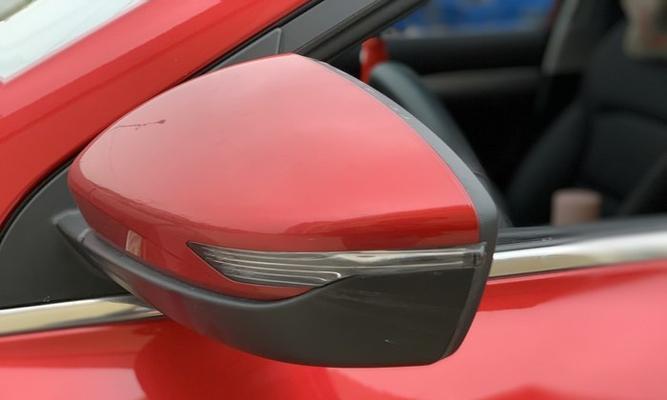 吉利缤瑞后视镜转向灯的功能与优势（揭秘吉利缤瑞后视镜转向灯的设计原理和创新点）-第2张图片-好赞用车