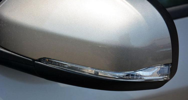 沃尔沃转向灯线的功能及维护方法（探索沃尔沃转向灯线的重要性）-第2张图片-好赞用车